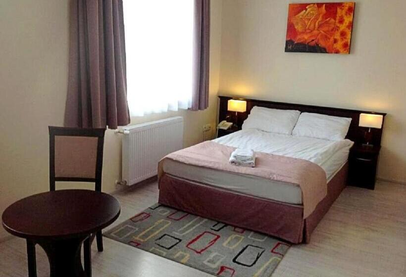 اتاق استاندارد, Feniks