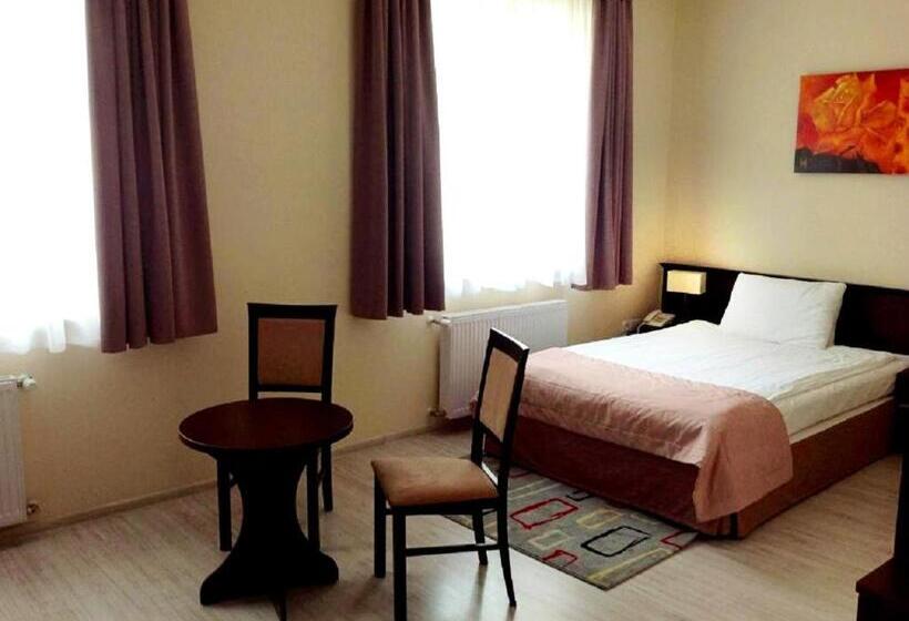 اتاق استاندارد, Feniks