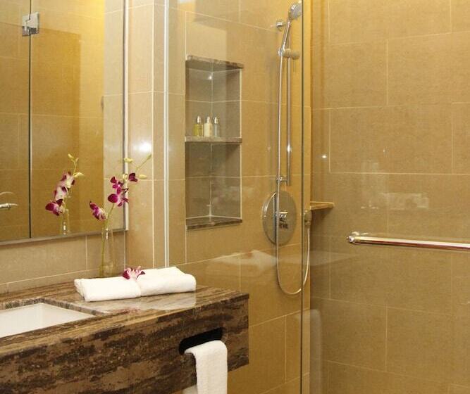 סטודיו דלוקס, Grandis