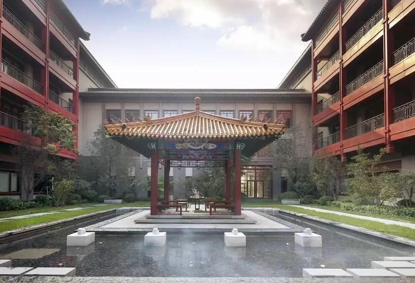 سوییت لوکس, Hilton Tianjin Eco City