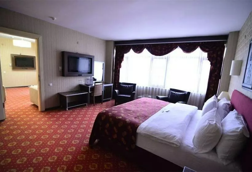 Standard-huone, Hizel