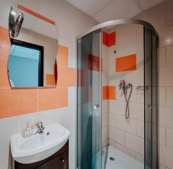 اتاق استاندارد سه نفره, Hostel Filip