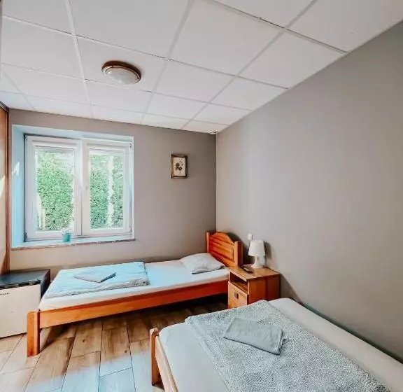 اتاق استاندارد سه نفره, Hostel Filip