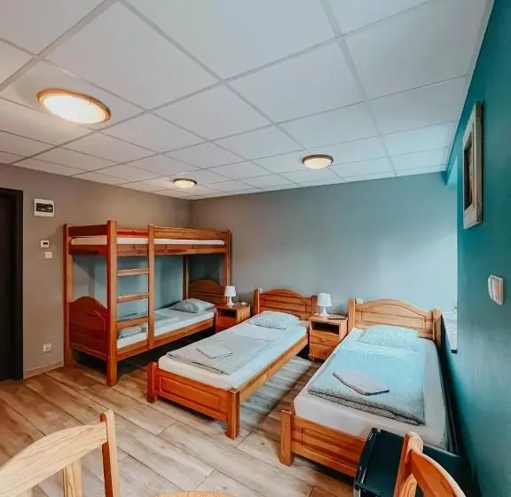 اتاق استاندارد چهار تخته, Hostel Filip