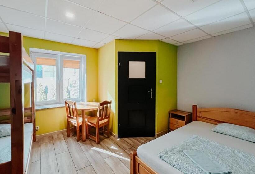 חדר סטנדרט לארבעה, Hostel Filip