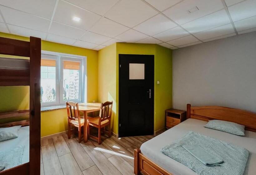 חדר סטנדרט לארבעה, Hostel Filip