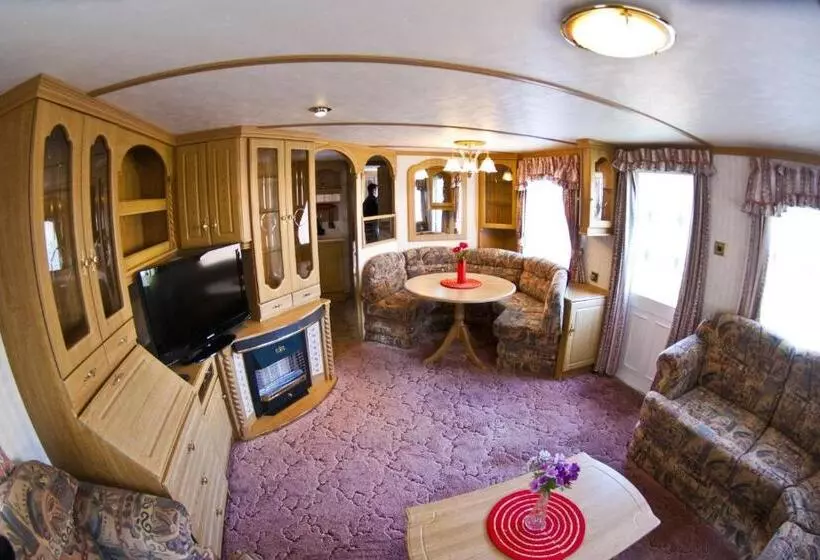 بانگلوی استاندارد, Hostel Filip