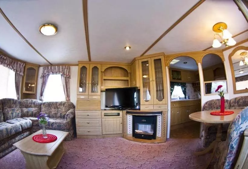 بانگلوی استاندارد, Hostel Filip