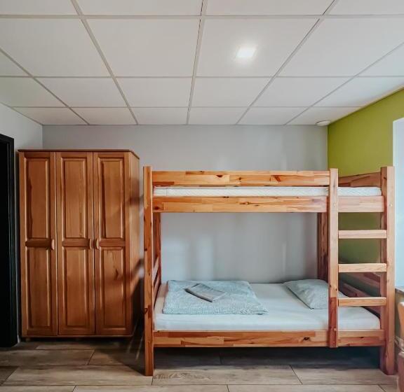 اتاق استاندارد چهار تخته, Hostel Filip