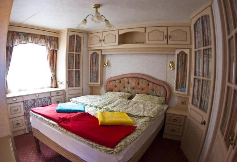 בקתה סטנדרטית, Hostel Filip