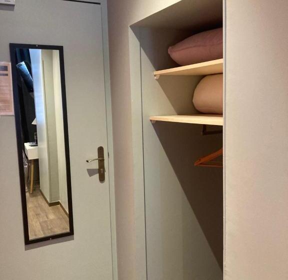 غرفة قياسية, Hôtel Du Commerce