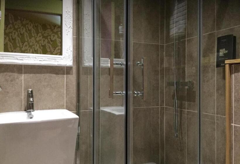 غرفة إقتصادية, Hôtel Du Commerce