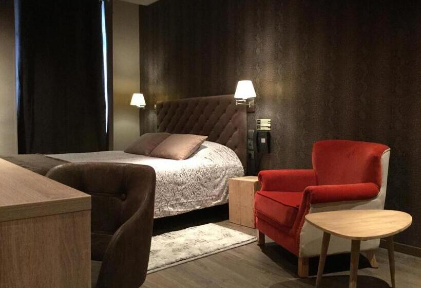 Номер Стандарт, Hôtel Du Commerce