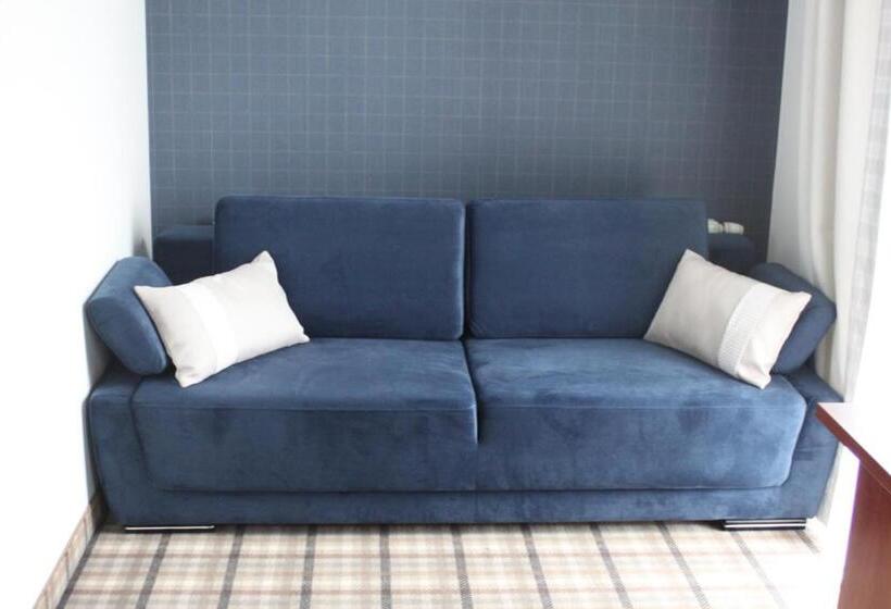 سوییت سوپریور, Locomotiva