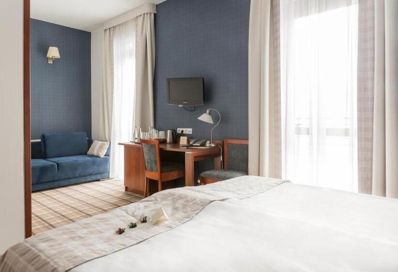 سوییت سوپریور, Locomotiva