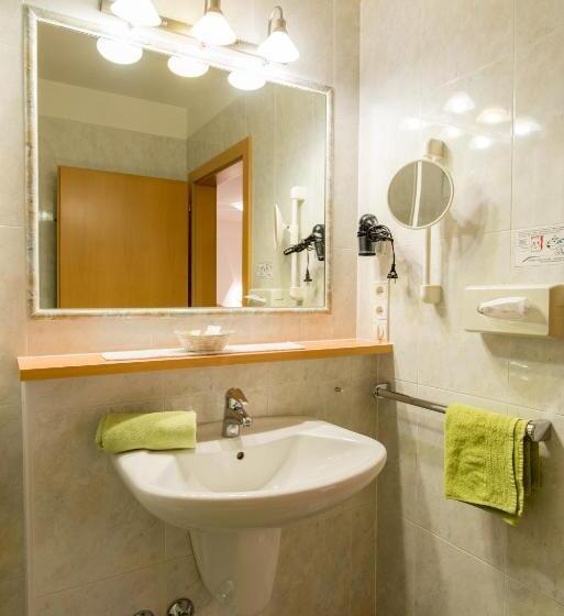 수피리어 룸, Meinhardt