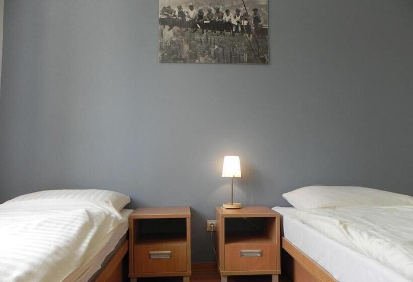 اتاق استاندارد, Ośrodek Innowacja