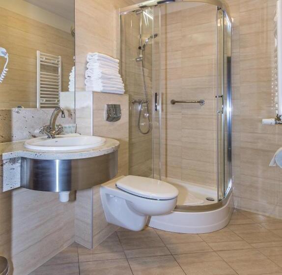 اتاق استاندارد سه نفره, Pensjonat Luan