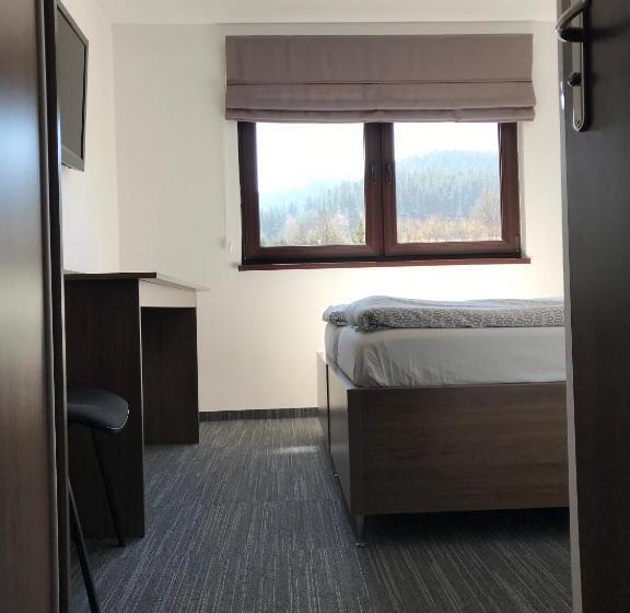 标准间, Restauracja Ibiza