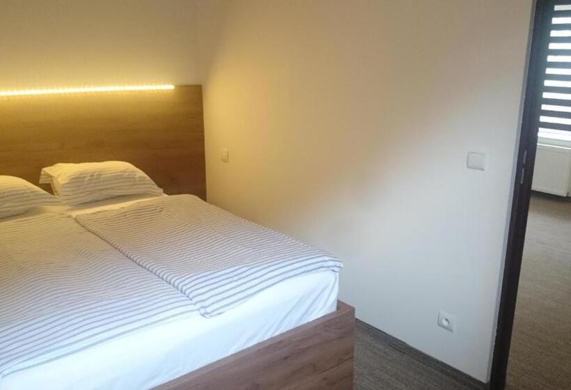 带2个卧室的公寓, Restauracja Ibiza