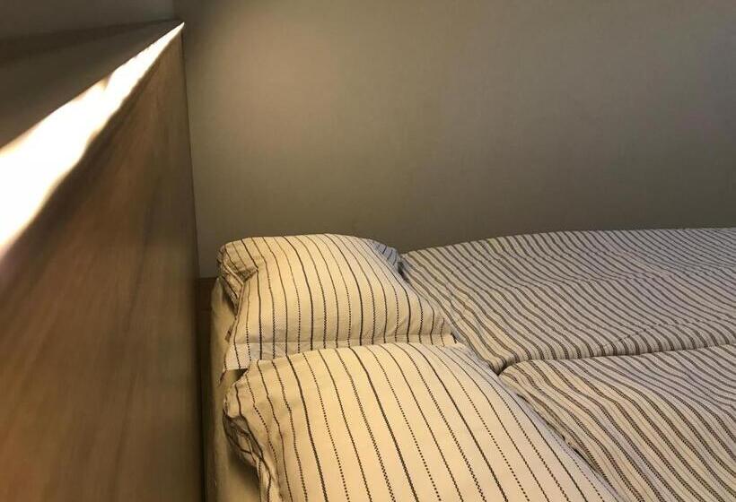 带2个卧室的公寓, Restauracja Ibiza