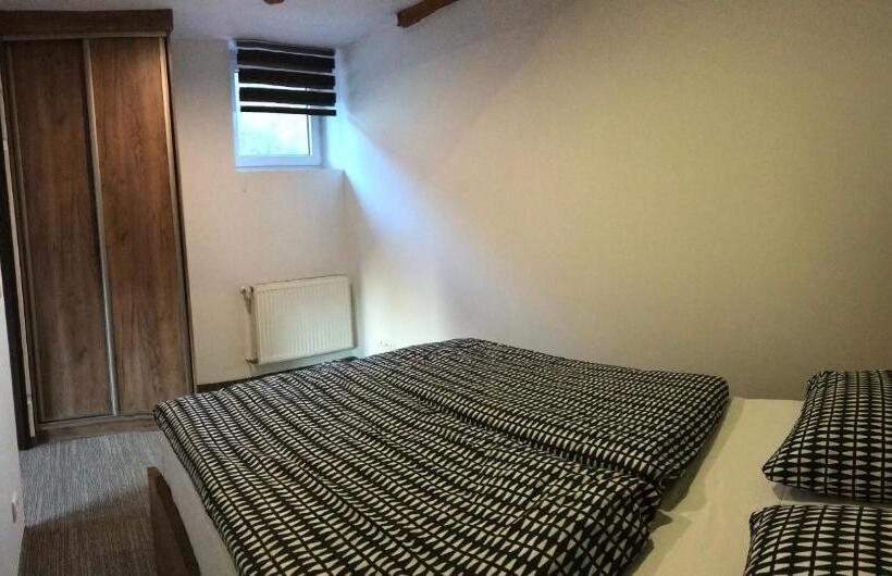 带2个卧室的公寓, Restauracja Ibiza