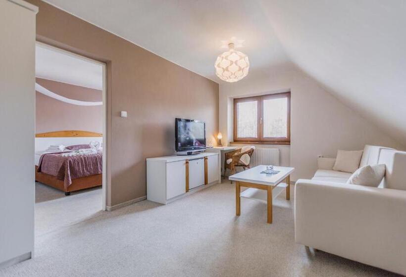 1 Szobás Apartman, Rusava