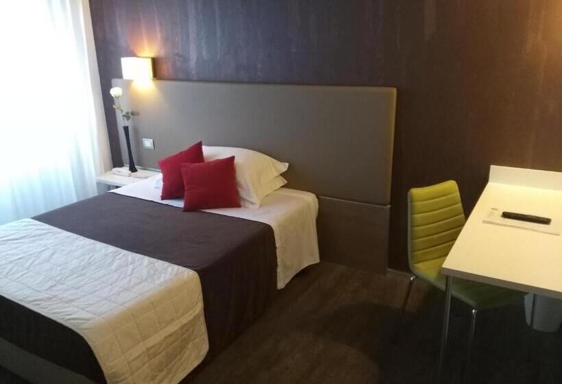 غرفة أساسية, Toscana