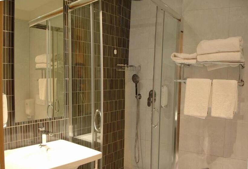 غرفة أساسية, Toscana