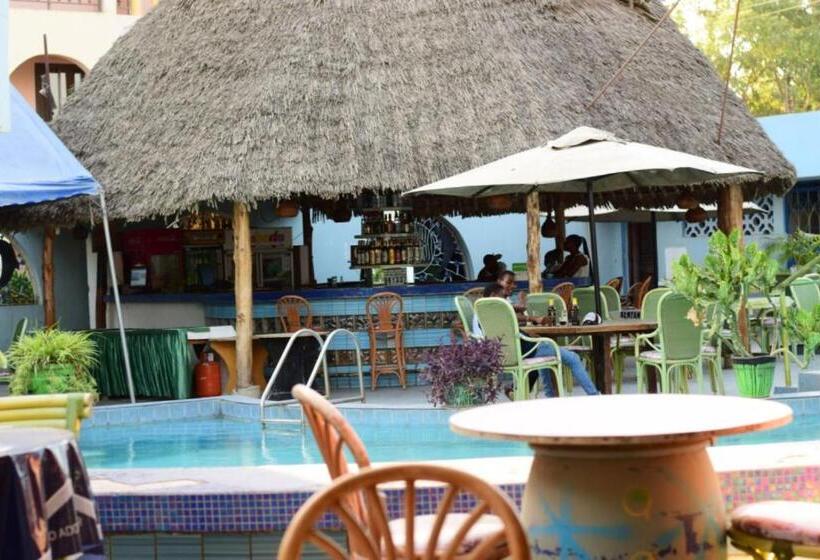 سوییت اجرایی, Lambada Holiday Resort