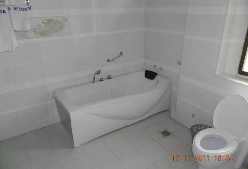سوییت اجرایی, Lambada Holiday Resort