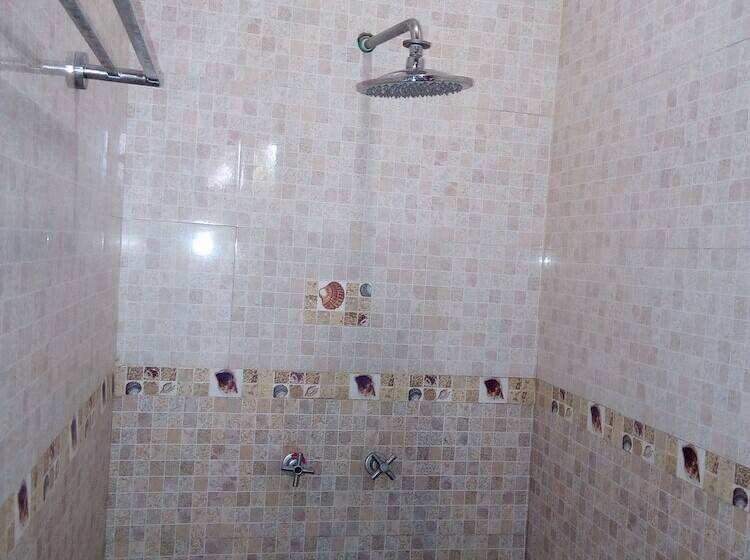 اتاق استاندارد یک نفره, Lambada Holiday Resort