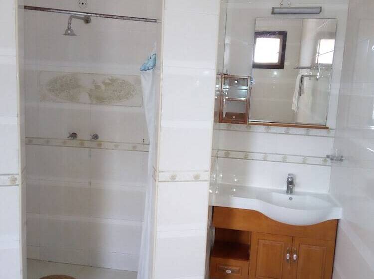 اتاق استاندارد یک نفره, Lambada Holiday Resort