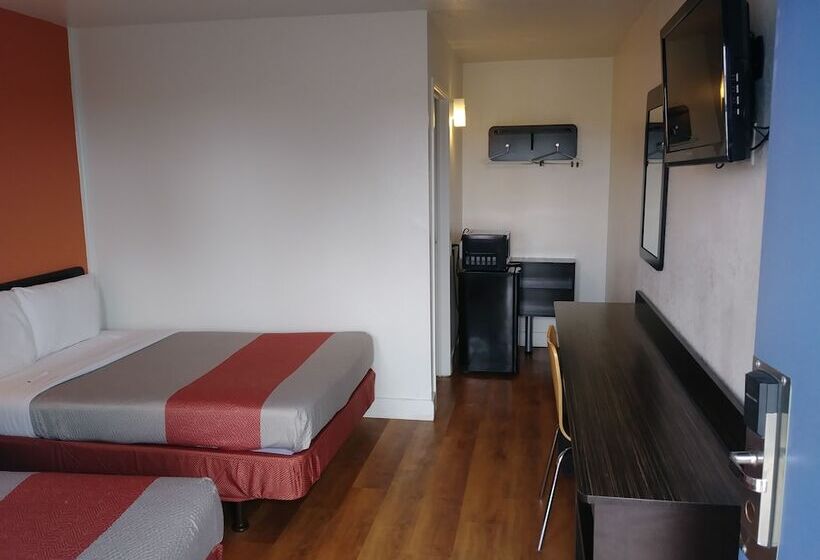 חדר סטנדרט שתי מיטות זוגיות, Motel 6goodland, Ks