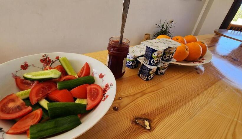 اتاق استاندارد یک نفره با چشمانداز دریا, Rayhana Guest House