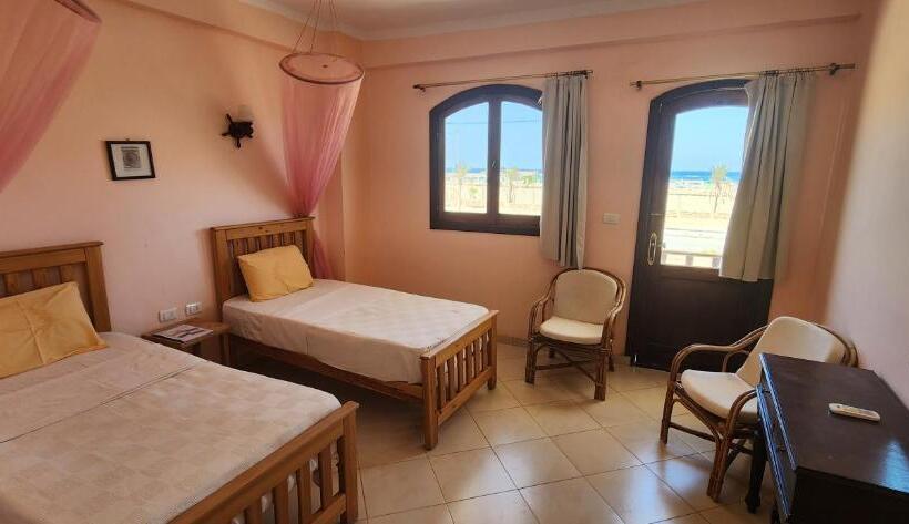 اتاق استاندارد یک نفره با چشم‌انداز دریا, Rayhana Guest House