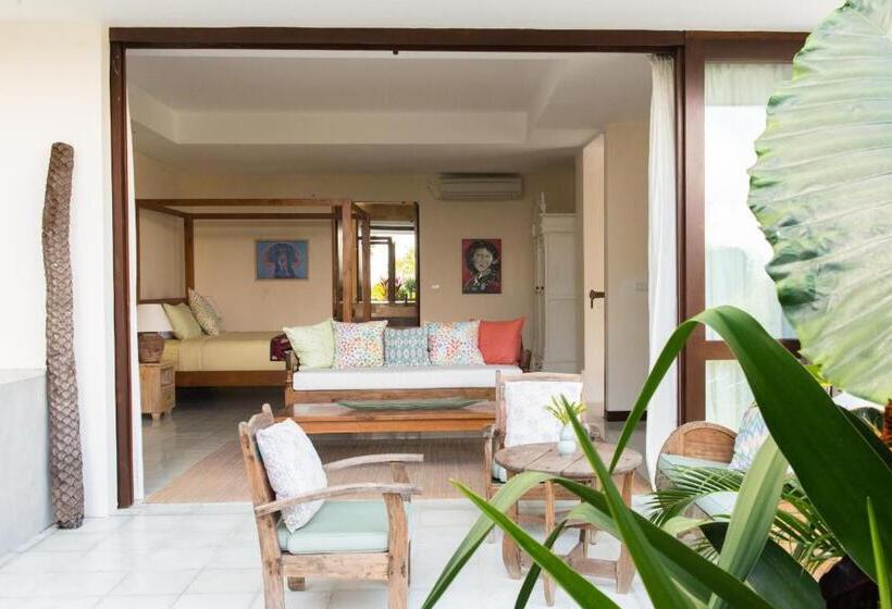 标准工作室, Adila Bali