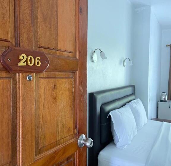 Balkonlu Standart Oda, The Sandy House Khaolak