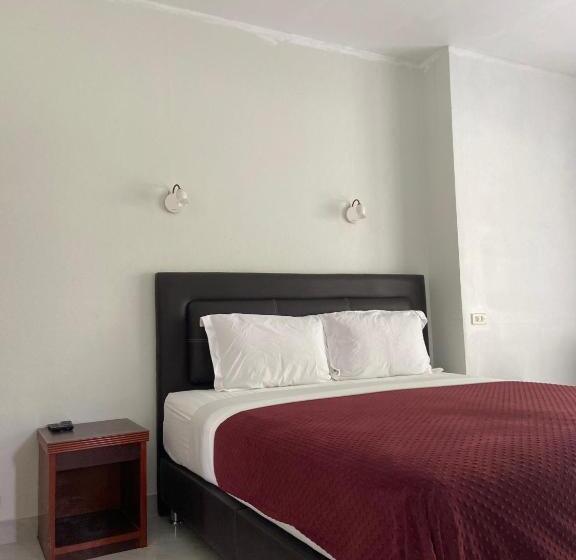 Balkonlu Standart Oda, The Sandy House Khaolak