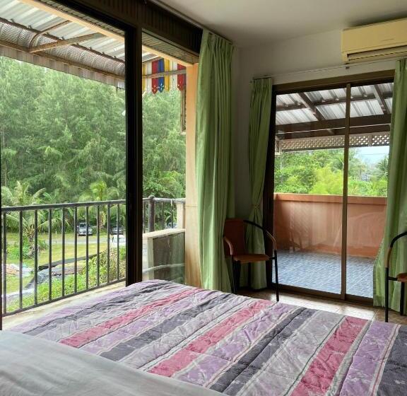 Balkonlu Standart Oda, The Sandy House Khaolak