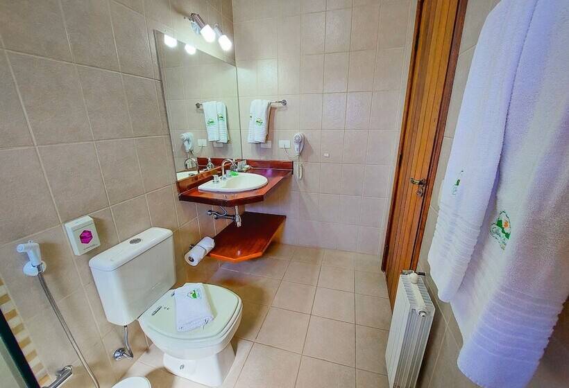 디럭스 트리플 룸, Pousada Victoria Villa By Nacional Inn A 800 Metros Da Vila Capivari