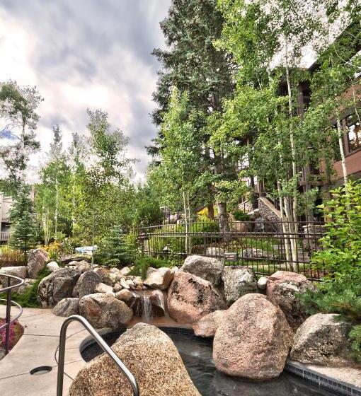 디럭스 스튜디오, Aspenwood Coraltree Residence Collection