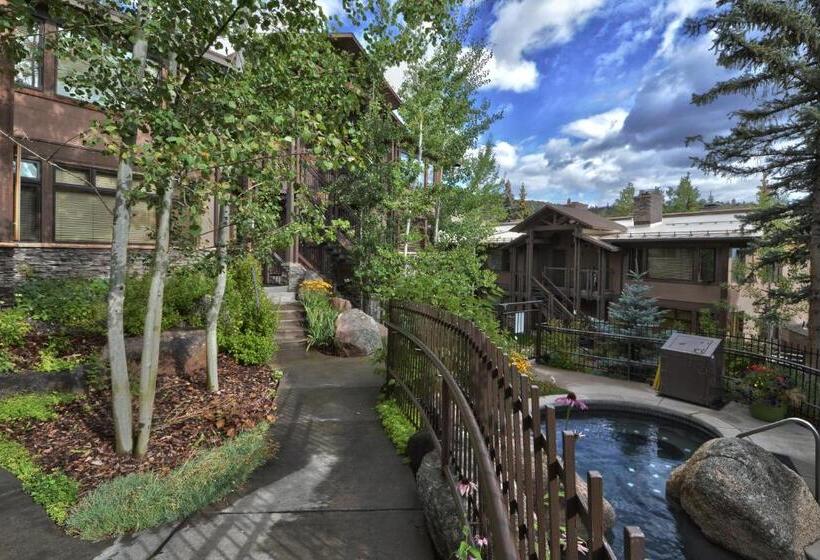 디럭스 스튜디오, Aspenwood Coraltree Residence Collection