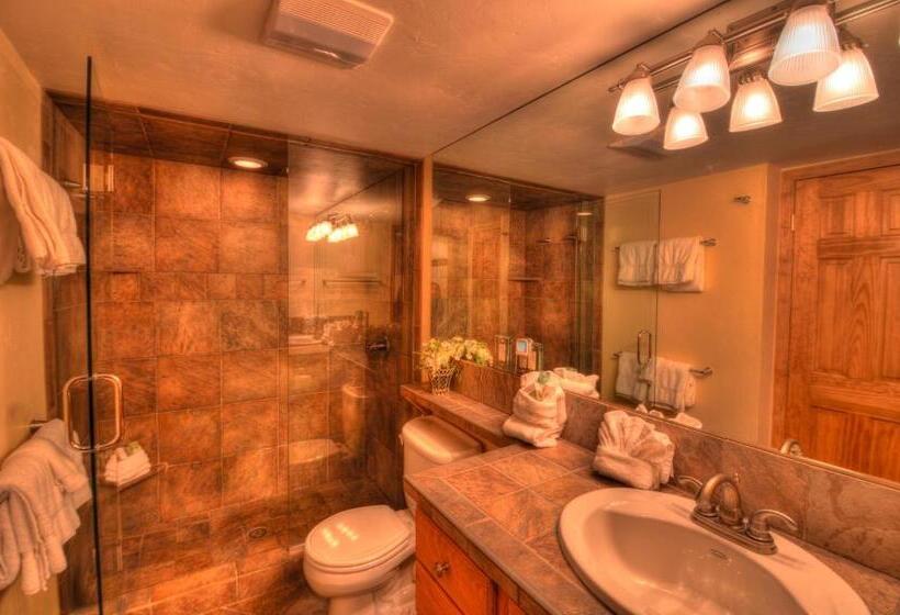 수피리어 스튜디오, Aspenwood Coraltree Residence Collection