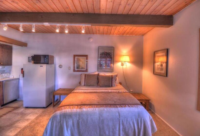 스탠다드 스튜디오, Aspenwood Coraltree Residence Collection