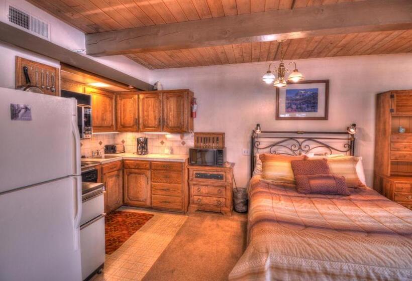 스탠다드 스튜디오, Aspenwood Coraltree Residence Collection