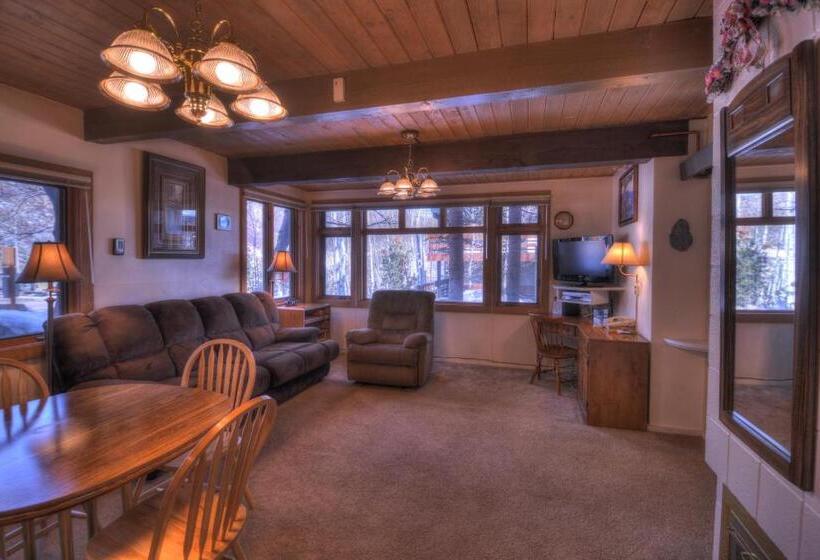 스탠다드 스튜디오, Aspenwood Coraltree Residence Collection