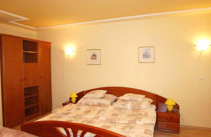 اتاق خانوادگی, Aranykert Vendégház