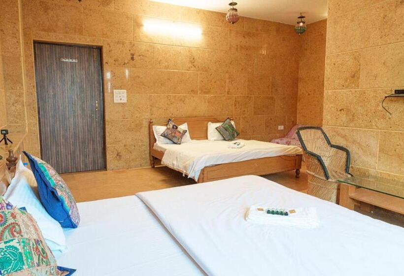 キングサイズベッドのデラックススイート, Wonbin Safari Jaisalmer