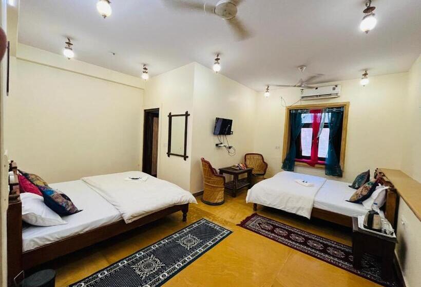 Люкс Deluxe Кровать Кинг, Wonbin Safari Jaisalmer